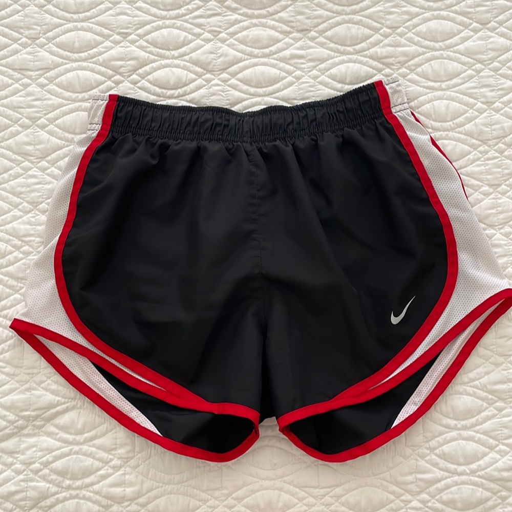 Nike Tempo Black & White Women’s short size small